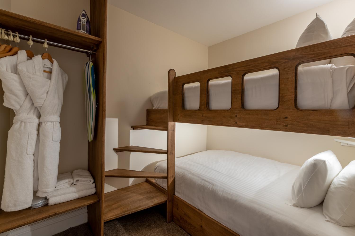 Lakes Hotel & Spa Bowness-on-Windermere Δωμάτιο φωτογραφία A bunk bed