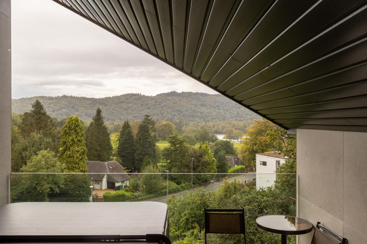 Lakes Hotel & Spa Bowness-on-Windermere Δωμάτιο φωτογραφία View from the balcony of a guest room